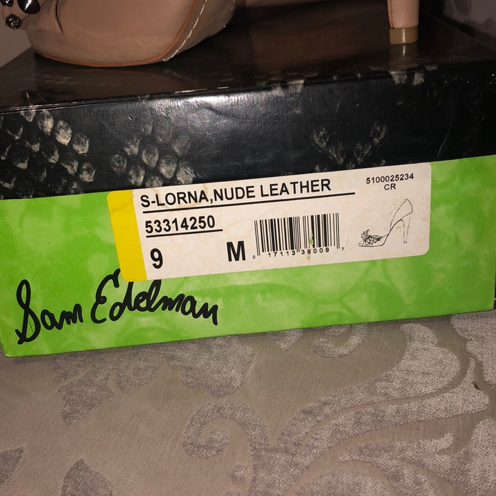 Shoes - Picture 5 of 5